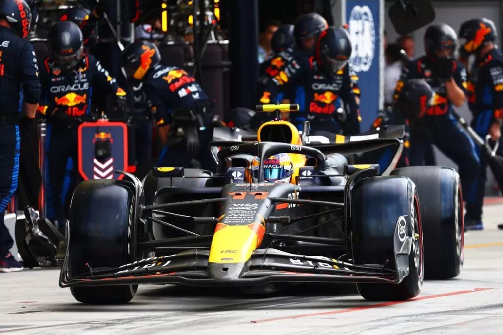 开云体育app-威廉姆斯碾压索伯车队，佩雷兹点燃赛场