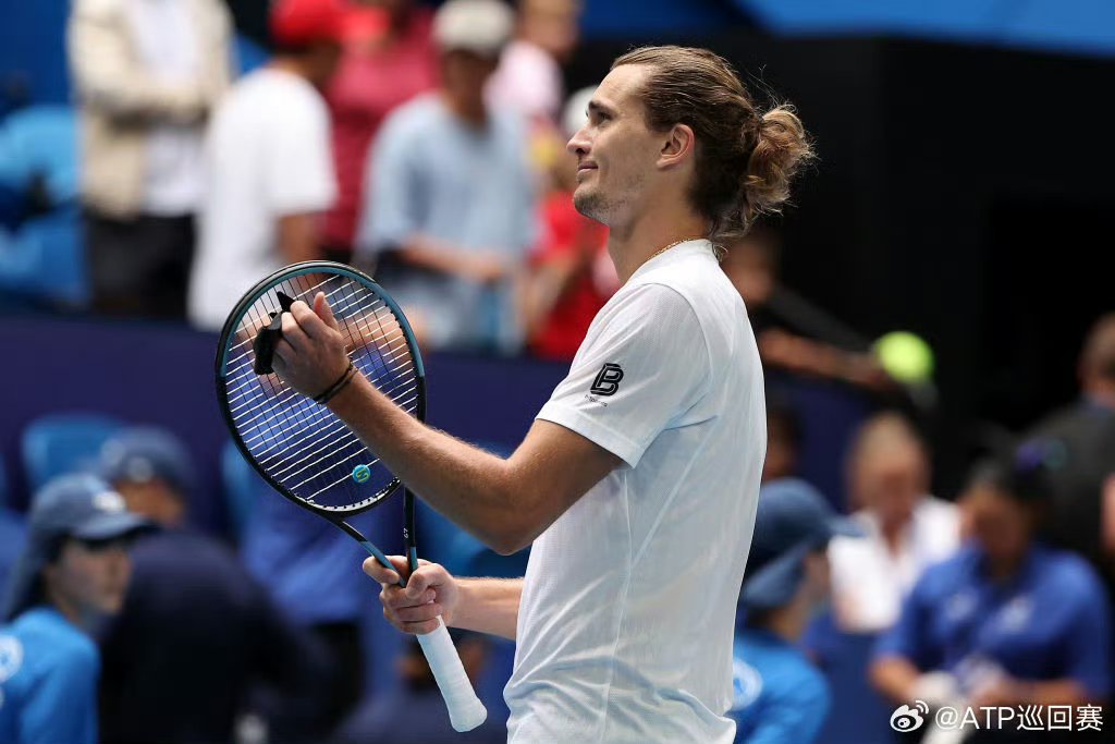 年终总决赛碾压拉沃尔杯，兹维列夫惊艳四座