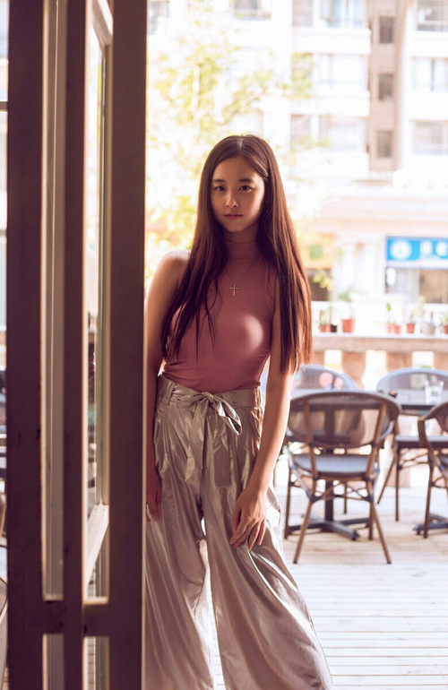 开云体育2026-绝境绽放，当0.6秒的沉寂被一记绝杀撕裂，福克斯用孤注一掷成为国王救世主