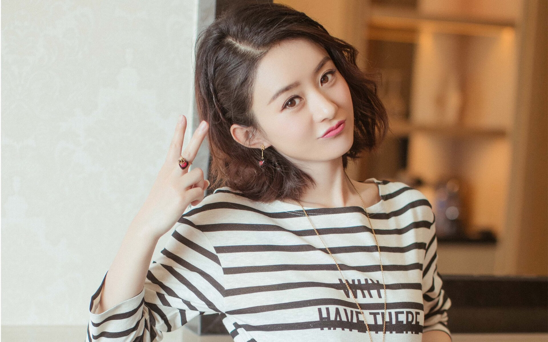 跨界之夜，阿圭罗攻防双修，以铁血队长之姿点燃F1揭幕战