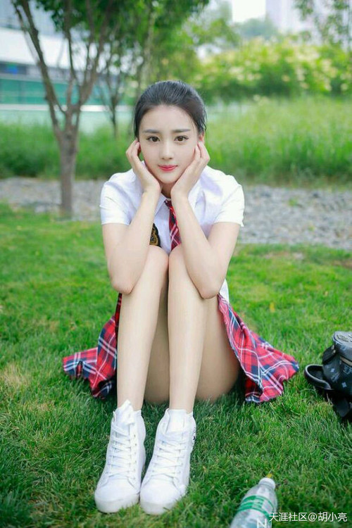 开云体育官网-引擎轰鸣与压哨绝杀，一夜见证两种关键手硬